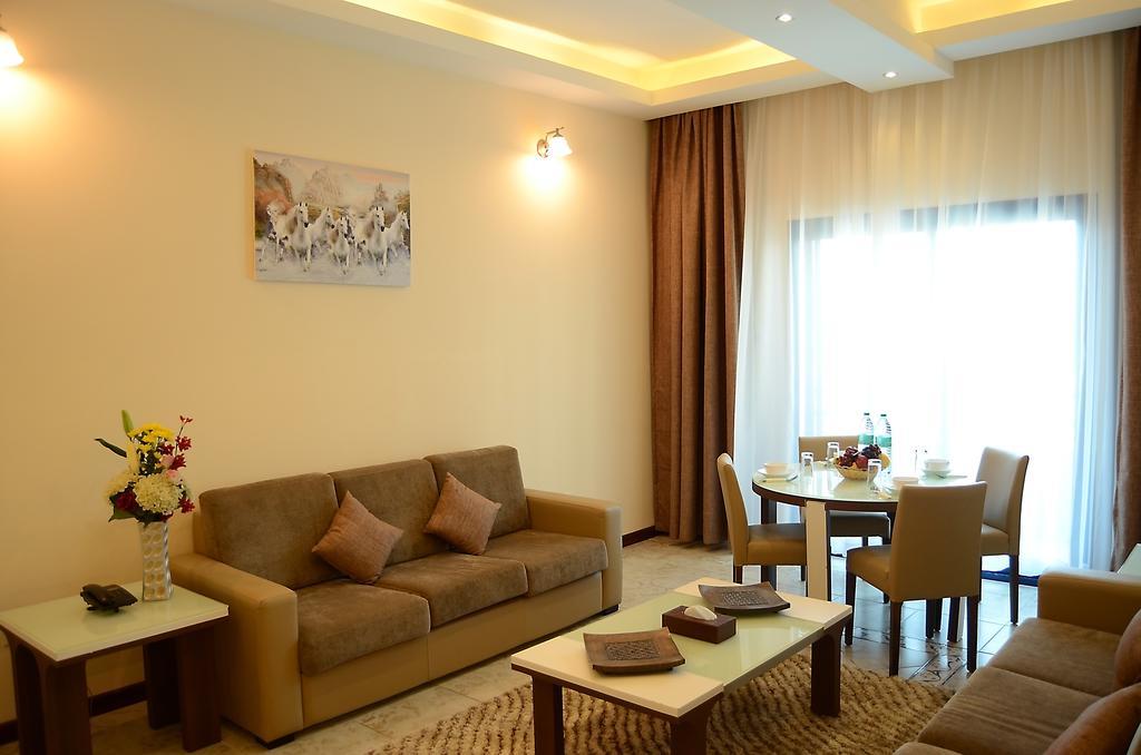 الشارقة Arcadia Hotel Suites المظهر الخارجي الصورة