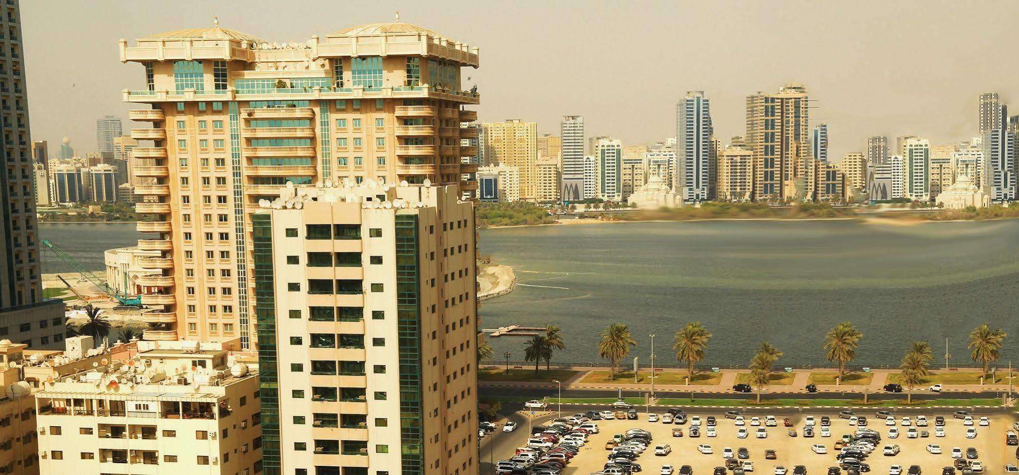 الشارقة Arcadia Hotel Suites المظهر الخارجي الصورة